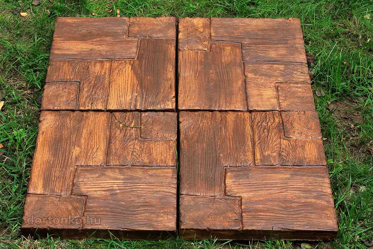 Fa mintázatú barna térkő, keri tipegő